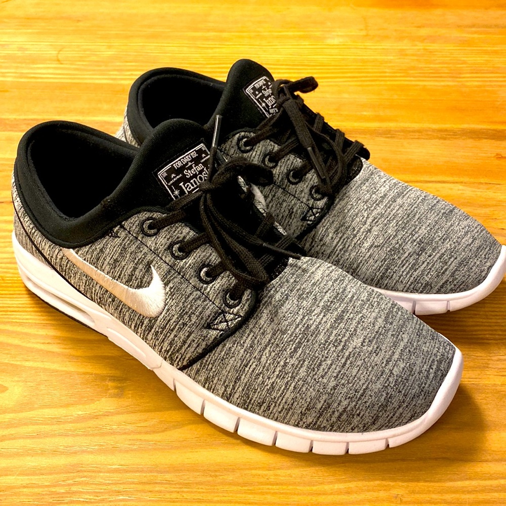 Nike SB Air Max Stefan Janoski Mens 9.5 Sneaker Shoe Skateboarding Black White